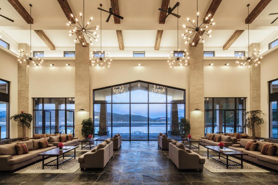 High Mountain Resort - Shangri-La