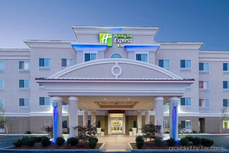 Holiday Inn Express & Suites Klamath Falls Central by IHG