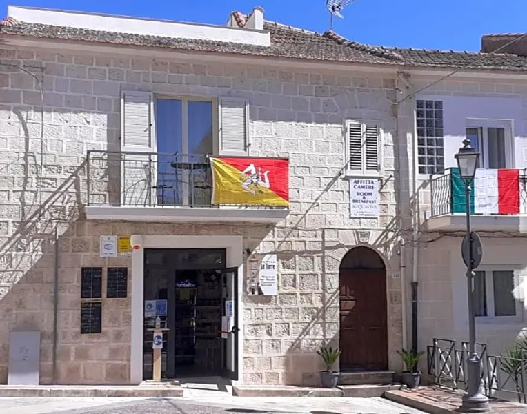 Room & breakfast Acquaviva