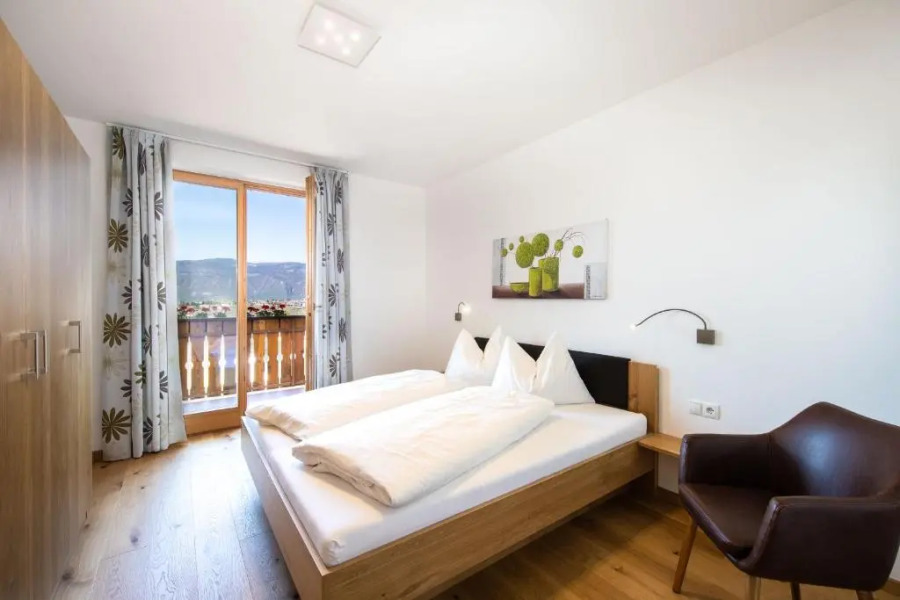 Apartments Weisshauserhof