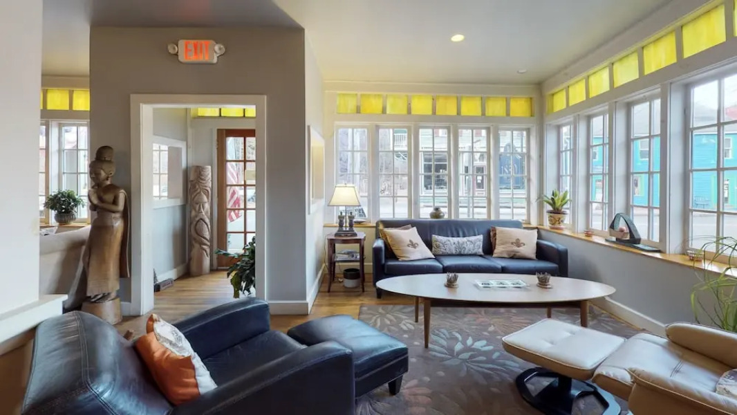 The 1850 House Inn and Tavern