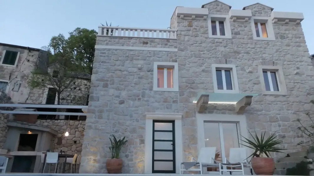 Tanja - With Pool - H