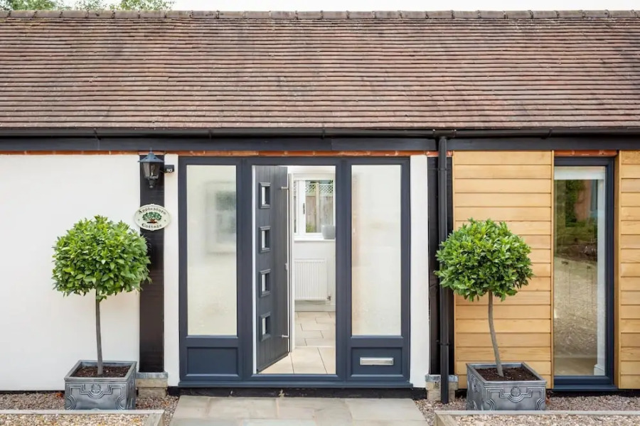 Cotswold Barn Conversion With Private Hot Tub