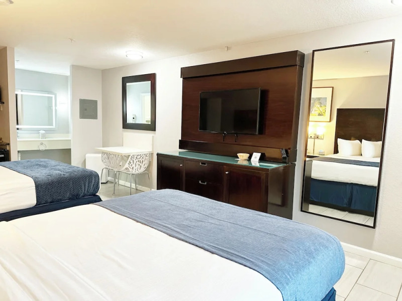 3 Palms Sarasota Suites