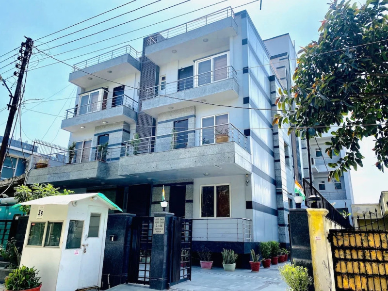 Qotel Hotel Noida Sector 51