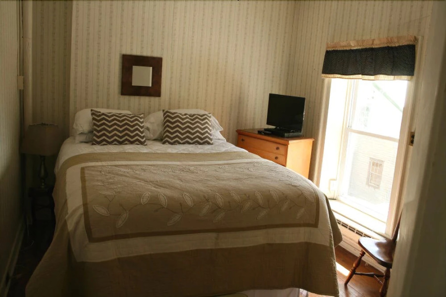 The Checkered Moose Inn