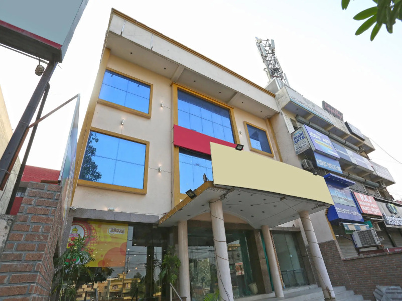 OYO 8576 Hotel Jiwan Plaza