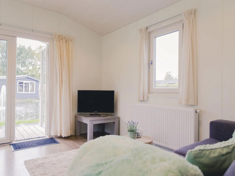 Cozy chalet on a pond, at the edge of the forest