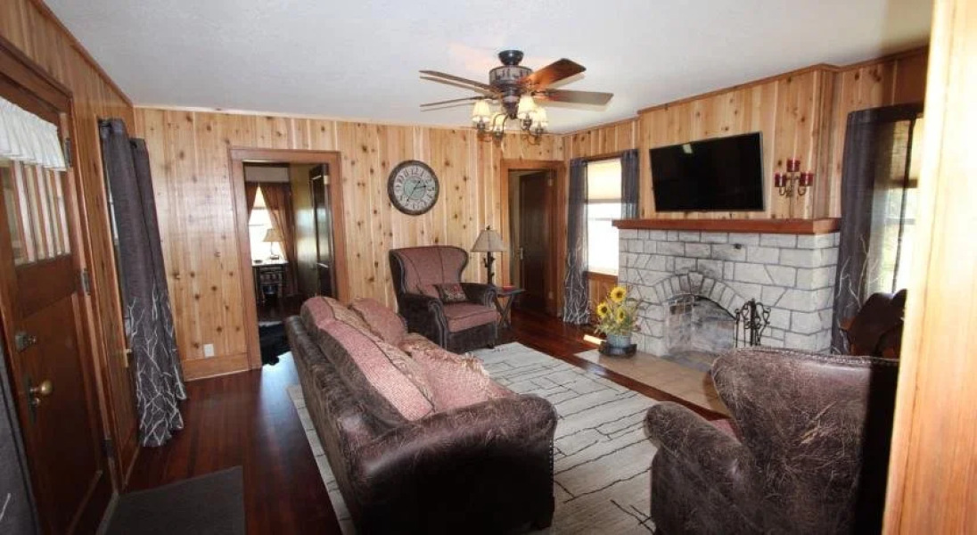 Clover Cliff Ranch Bed and Breakfast