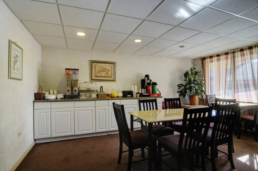 Americas Best Value Inn Barrington Chicago W