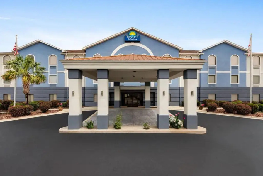 Days Inn & Suites Prattville-Montgomery