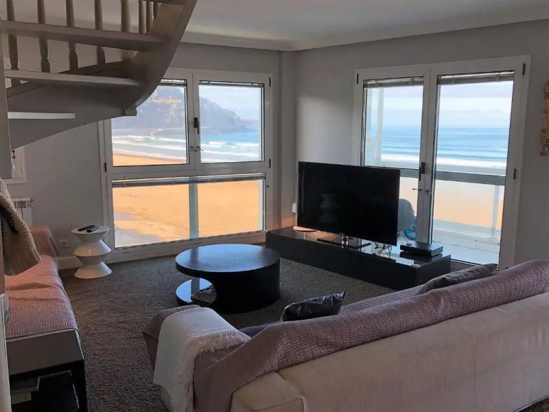 EGONA-SLUI 1ªlínea playa, vista increible, garaje