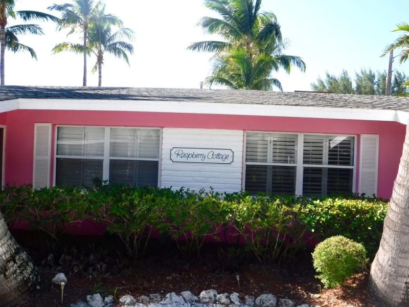 Waterside Inn on the Beach