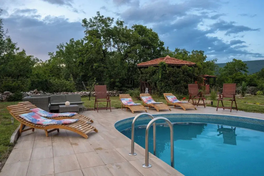 Villa Bravic 4*, Nature Home With Pool Near Split