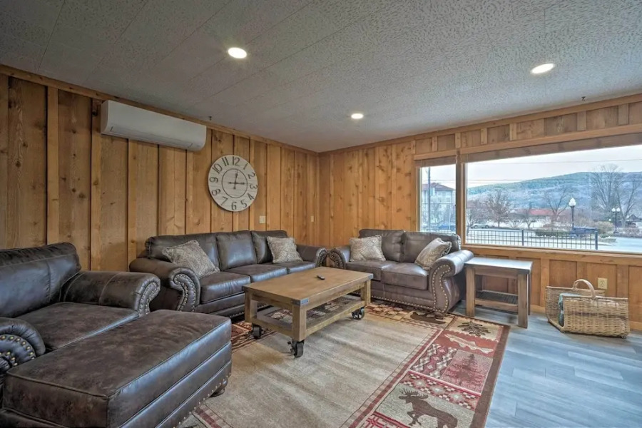 Family-friendly Retreat: Walk to Lake George!