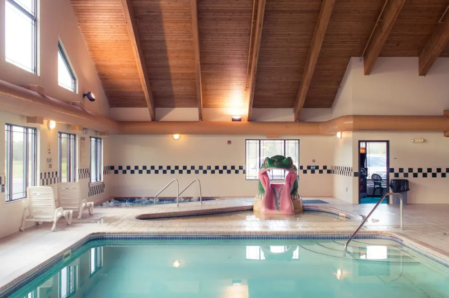 White Oak Inn & Suites