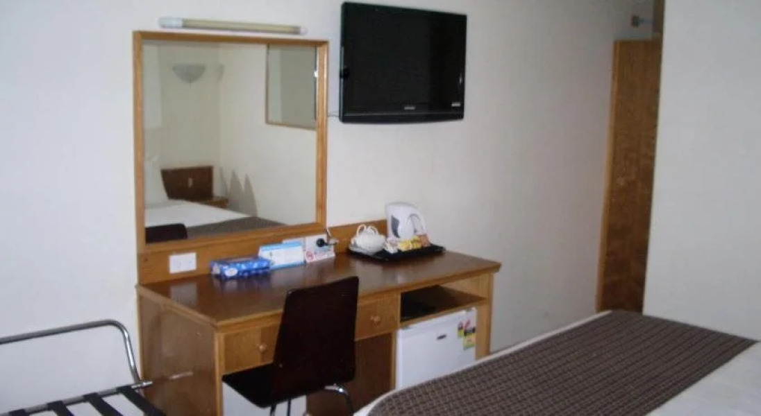 Aviators Lodge Motel