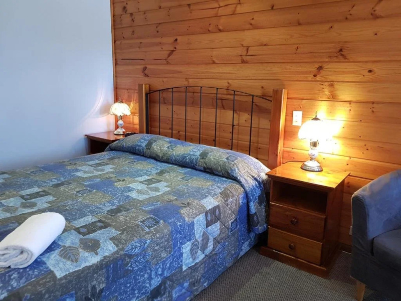 Colonial Motel and Serviced Apartments