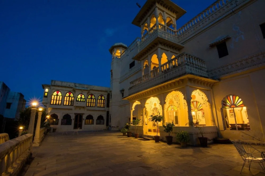 Hotel Jhalamand Garh