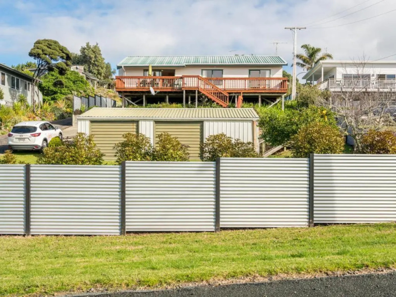 Wine Downtime - Mangawhai Holiday Home