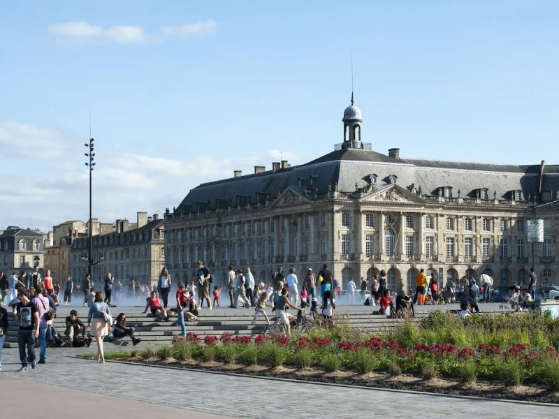 Charming Holiday Home in La Teste-de-buch With Swimming Pool