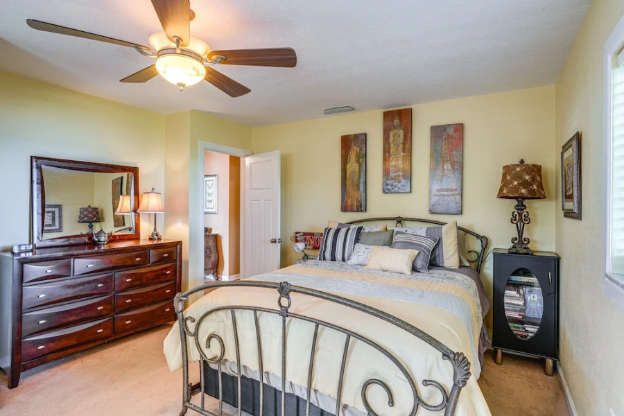 Auburndale Vacation Rental w/ Yard & Lake Views