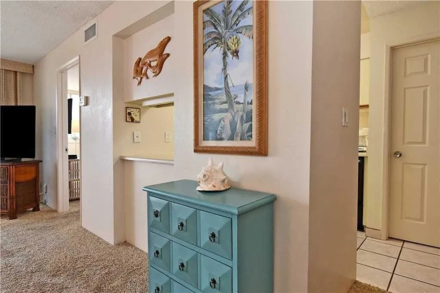 Royal Kahana 1112 by RedAwning