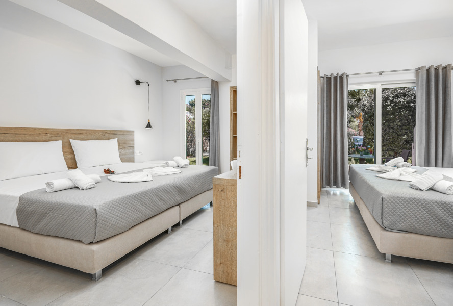 Antonis Apartments Pool Bar