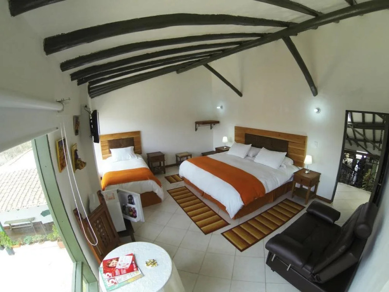 Zaguan De Los Heroes