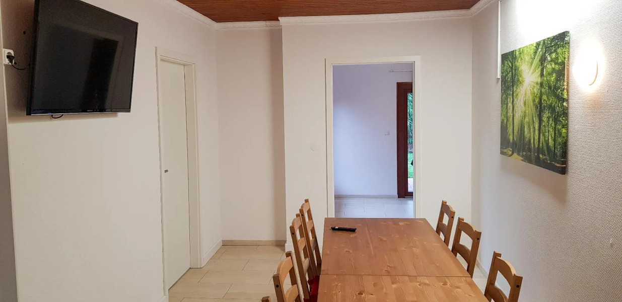 Tolstov-Hotels Beautiful 6 Room Villa with Garden