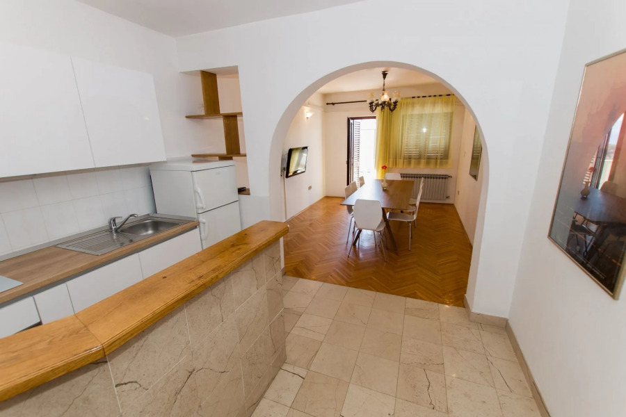Apartment Prgo - spacious with view & parking: A1  2.kat Makarska, Riviera Makarska