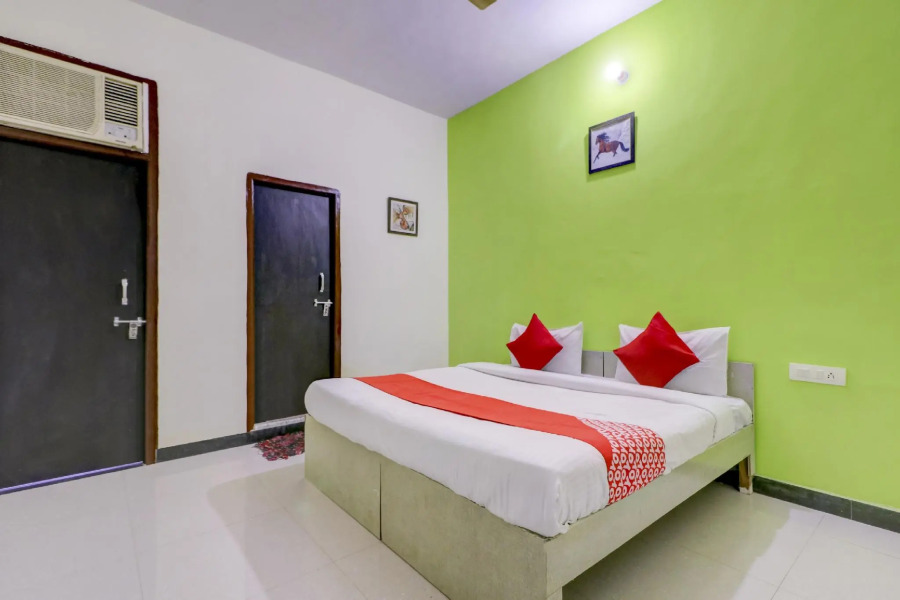 OYO 75016 Hotel Dezire