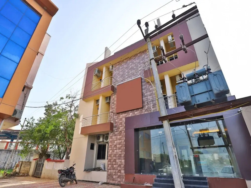 Oyo 17339 Hotel Daksh Somnath