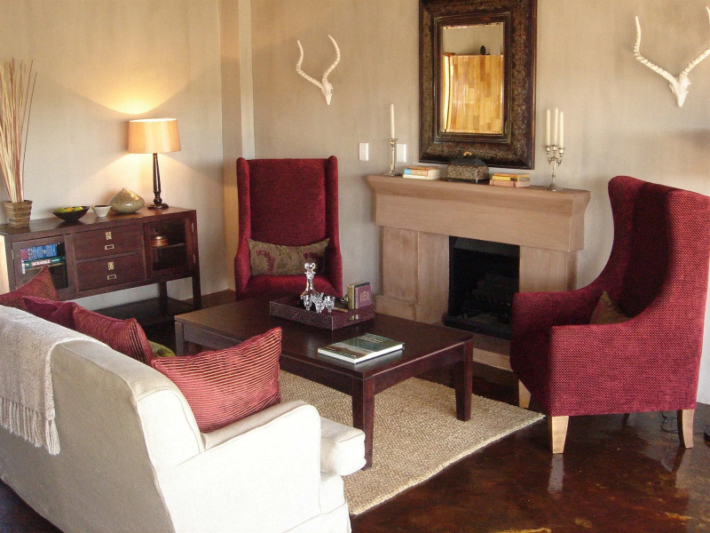 Hlosi Game Lodge - Amakhala Game Reserve