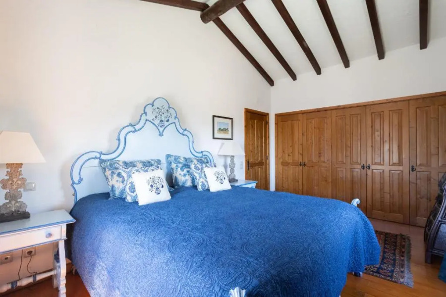 Rosa Estates The Farmhouse & Stables