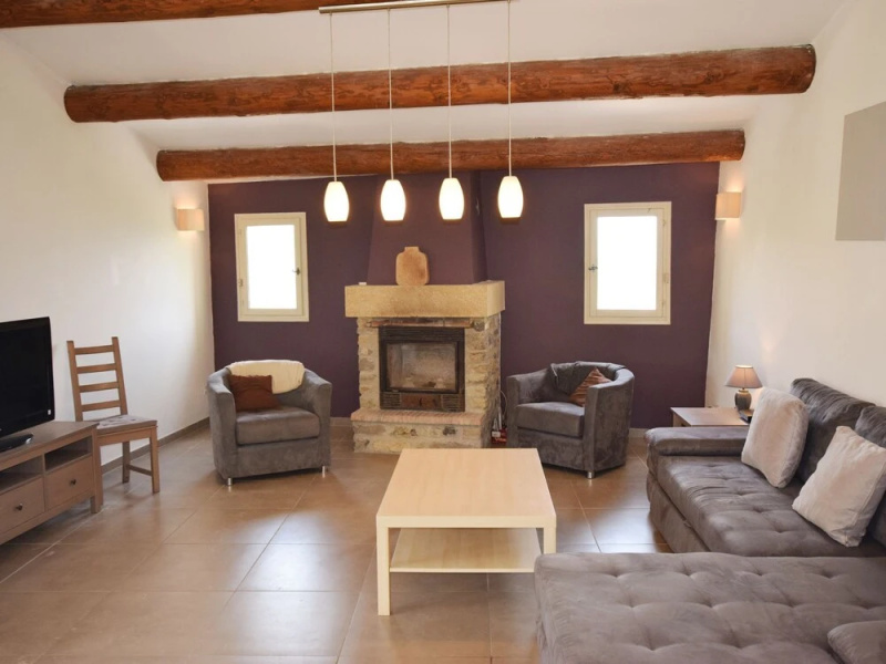 Spacious Holiday Home with Swimming Pool in Montaulieu