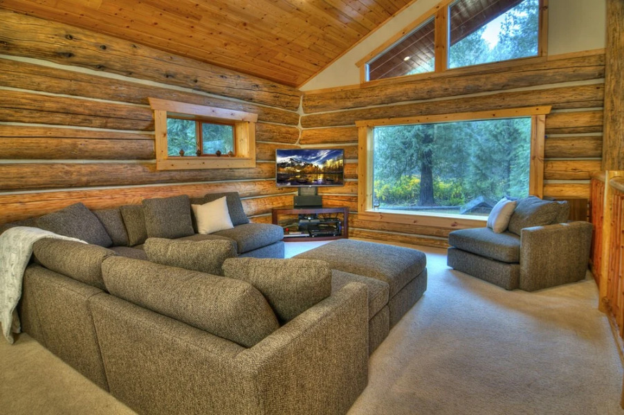 Tall Timbers Lodge - Two Bedroom Cabin with Hot Tub