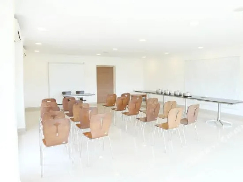 OYO 15723 Hotel Rishi Gardens