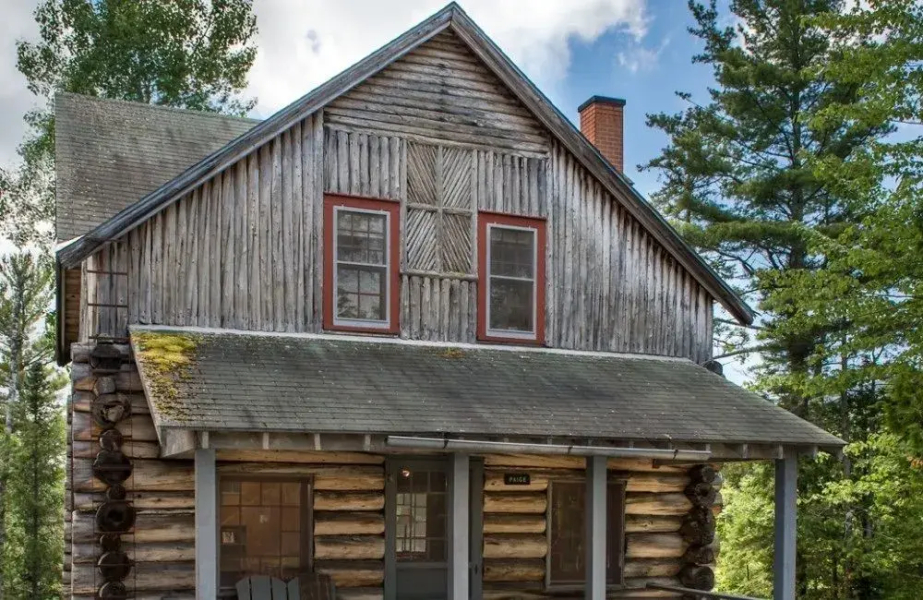 Elk Lake Lodge