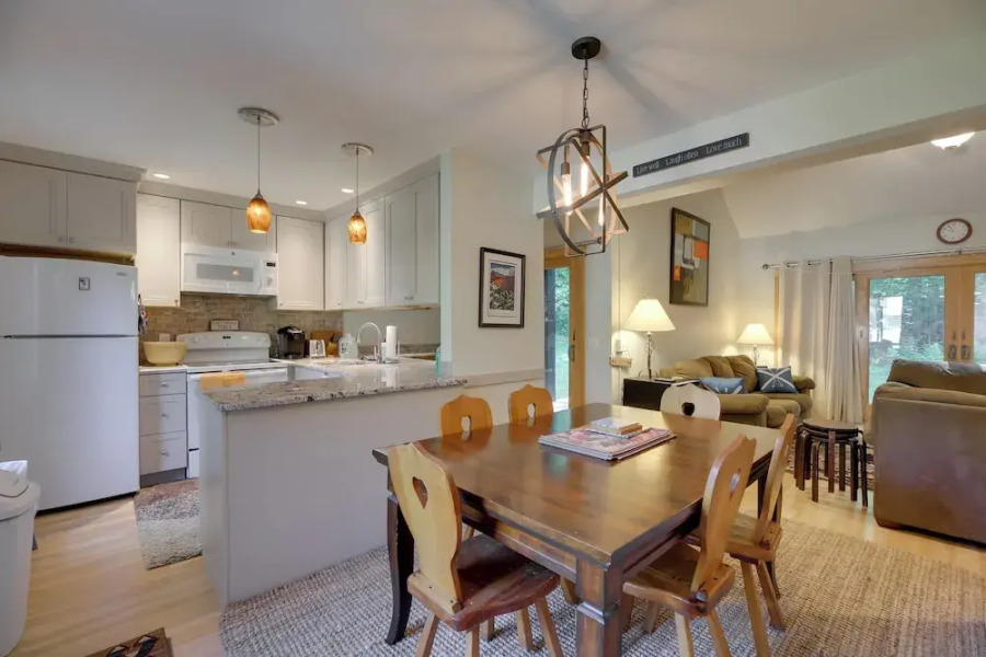 Waitsfield Condo w/ Pool & On-site Trail Access!