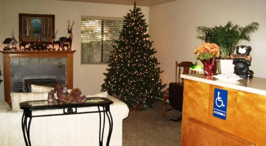 Christmas Tree Inn