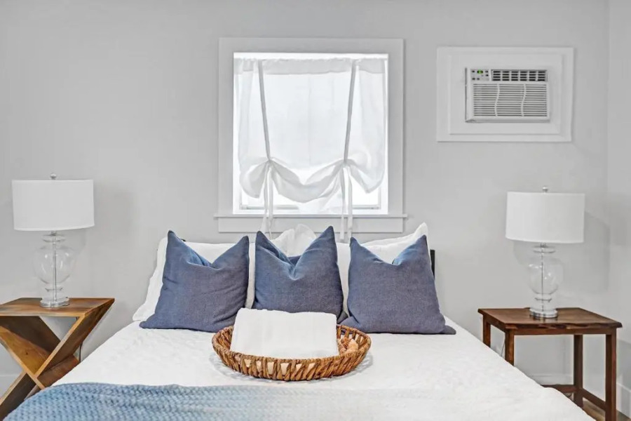 Remodeled Deerfield Beach House 2 Blocks To Beach Laundry Full Kitchen Private Fenced Yard Pets OK