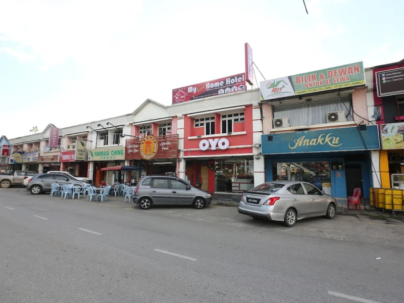 My New Home Hotel by OYO Rooms