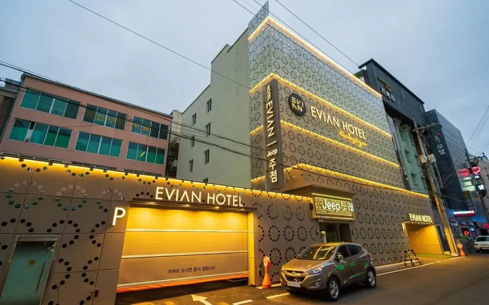Gyeongsan Evian Hotel (EVIAN HOTEL)