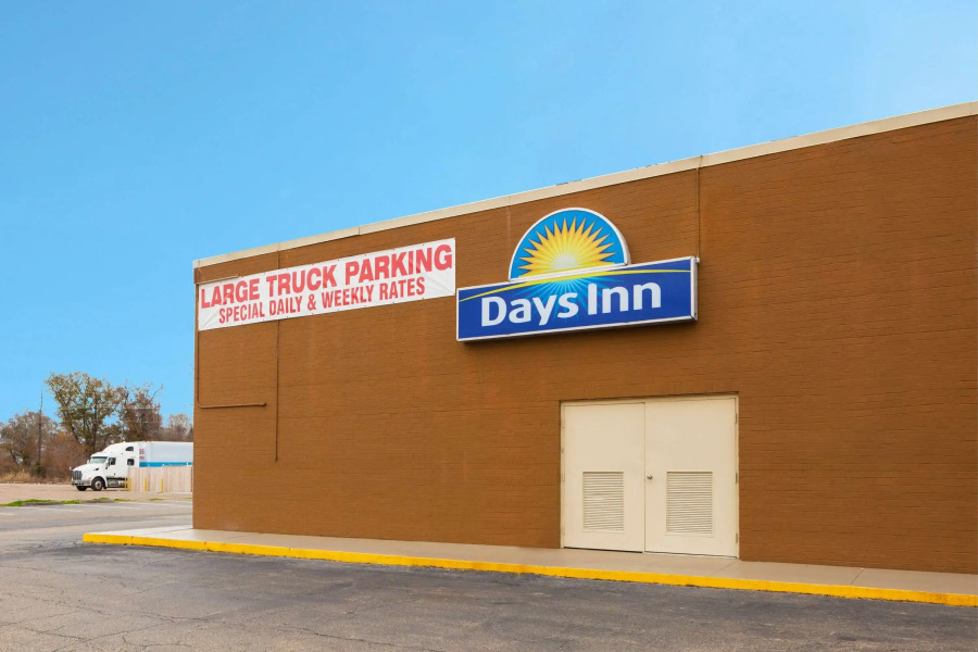 Days Inn by Wyndham Lafayette/University
