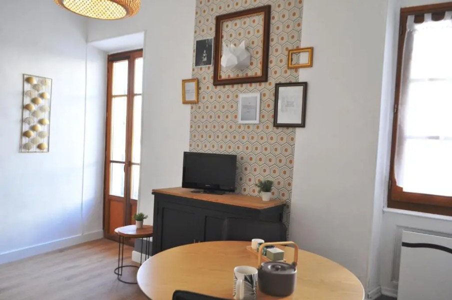 SEJOURAIXLESBAINS - Appartements Confidence hyper centre calme