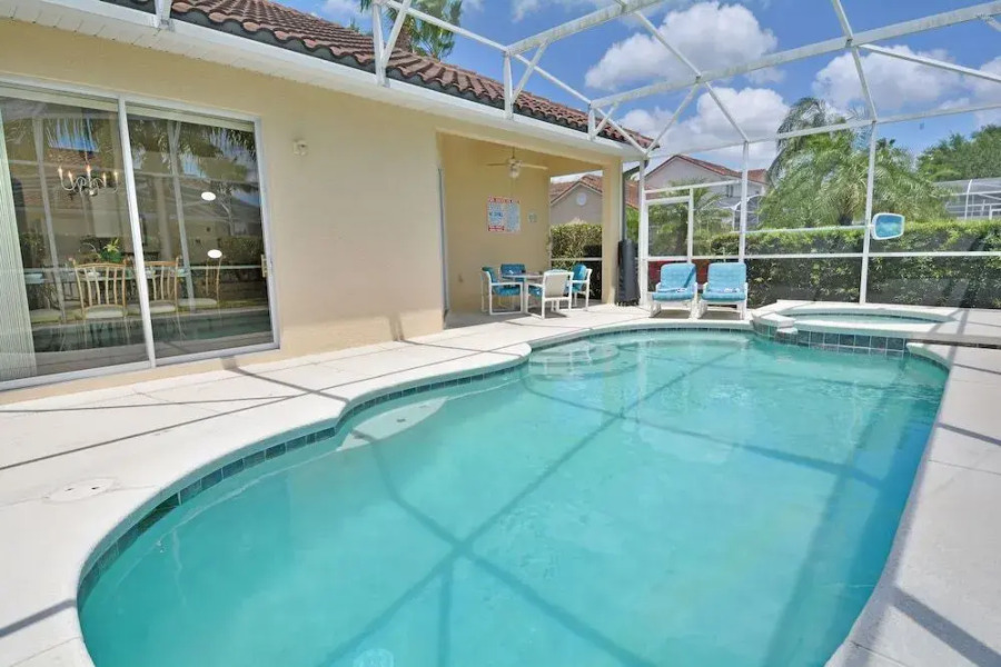 T159BD Sunshine Haven 3 Br villa by RedAwning