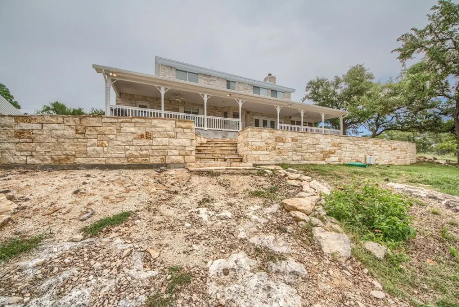 Tranquility By The Shore Cl1105b 4 Bedroom Home by RedAwning