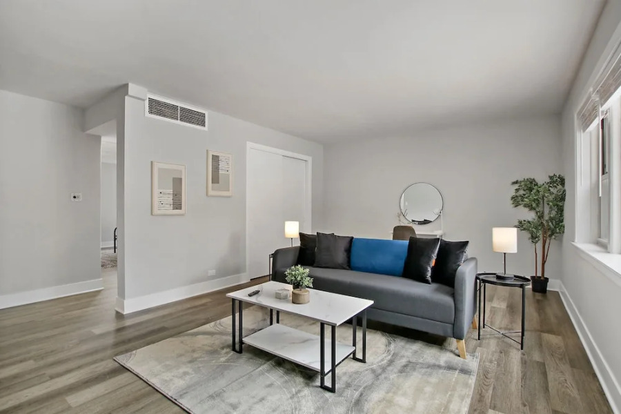 Skokie 1BR Gem - Davis