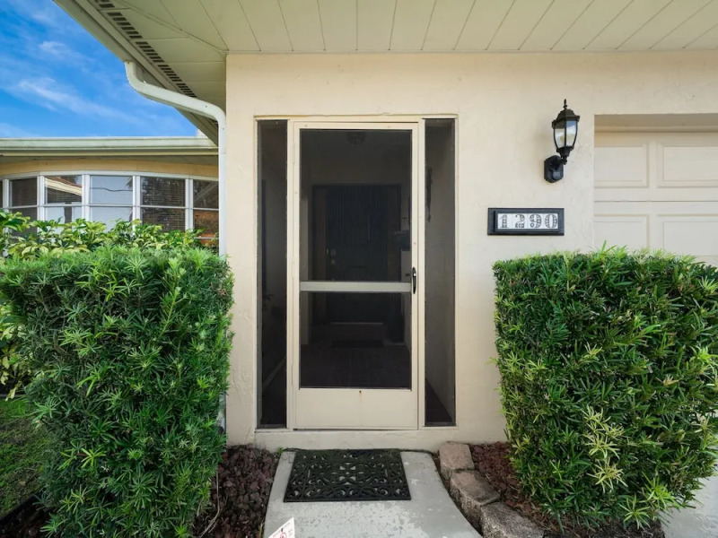 Lakeside House by Vacation Rental Pros